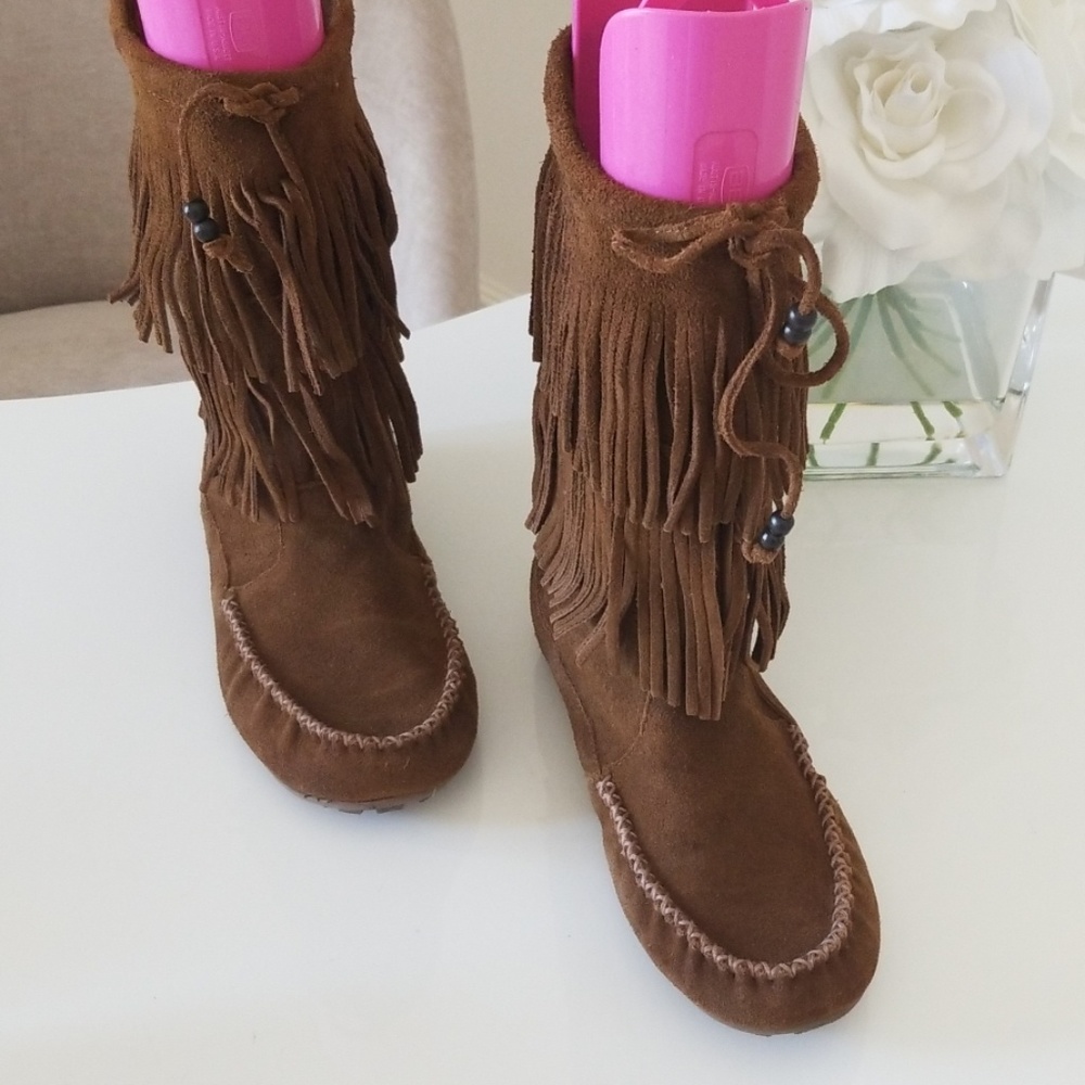 Minnetonka Moccasin Boots 9.5